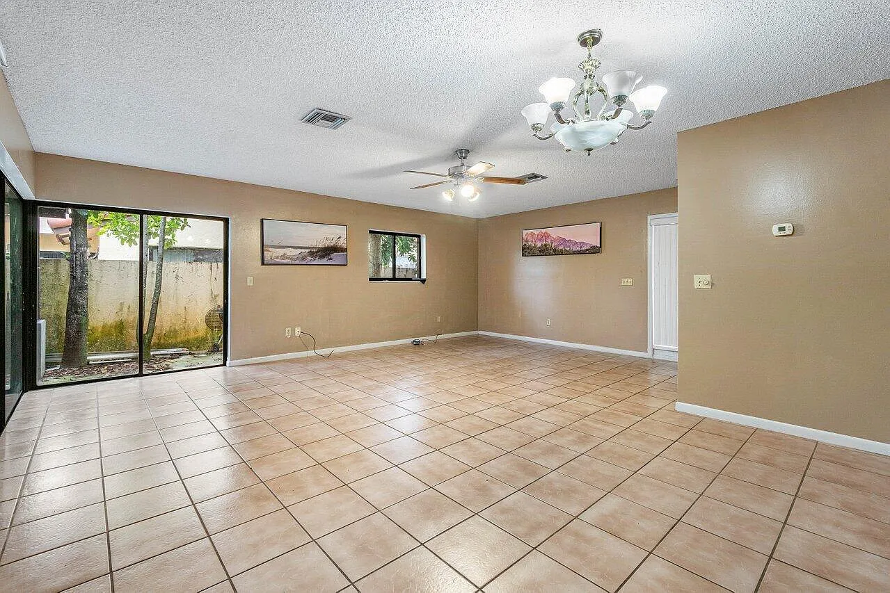 2 bed, 2.0 bath, 1175 sqft, $2,400 — Photo 3