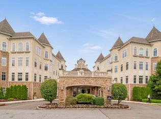 203 Metzger Dr, West Orange, NJ 07052