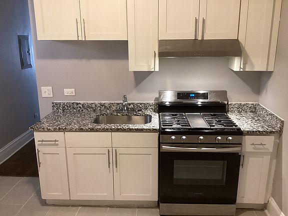 4th image of 7656 S Kingston Ave #2516-1