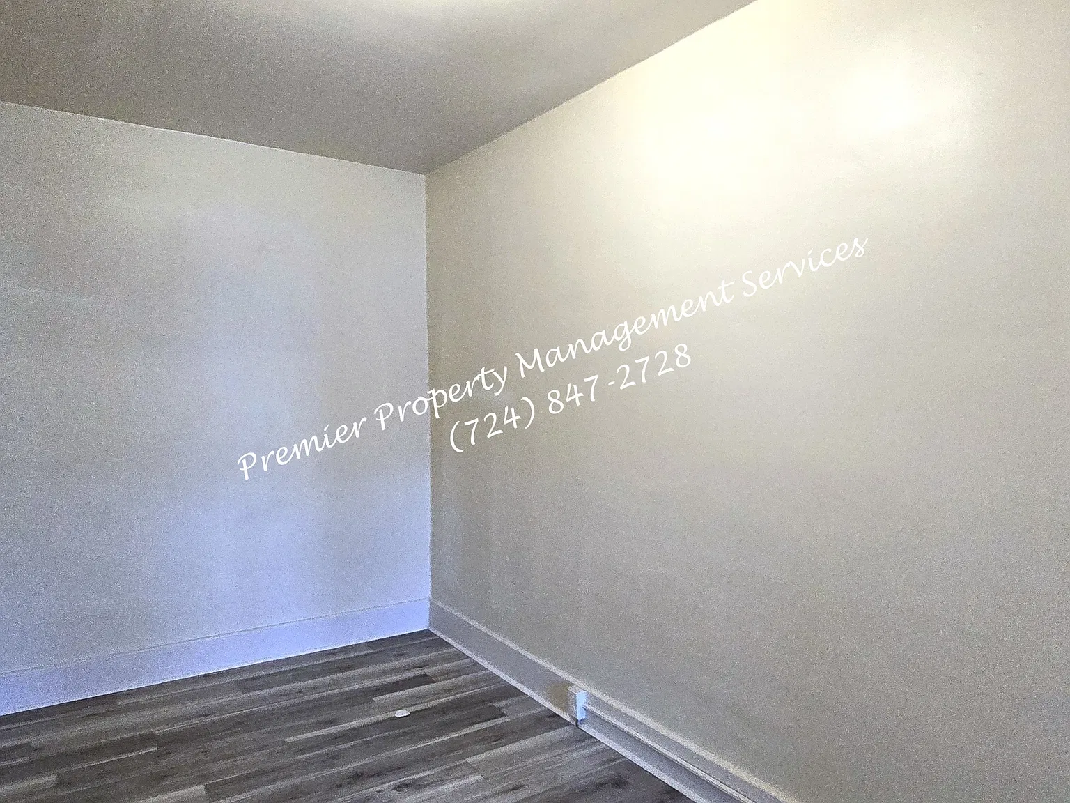 331 W North St — Photo 1