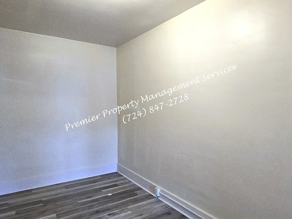 331 W North St