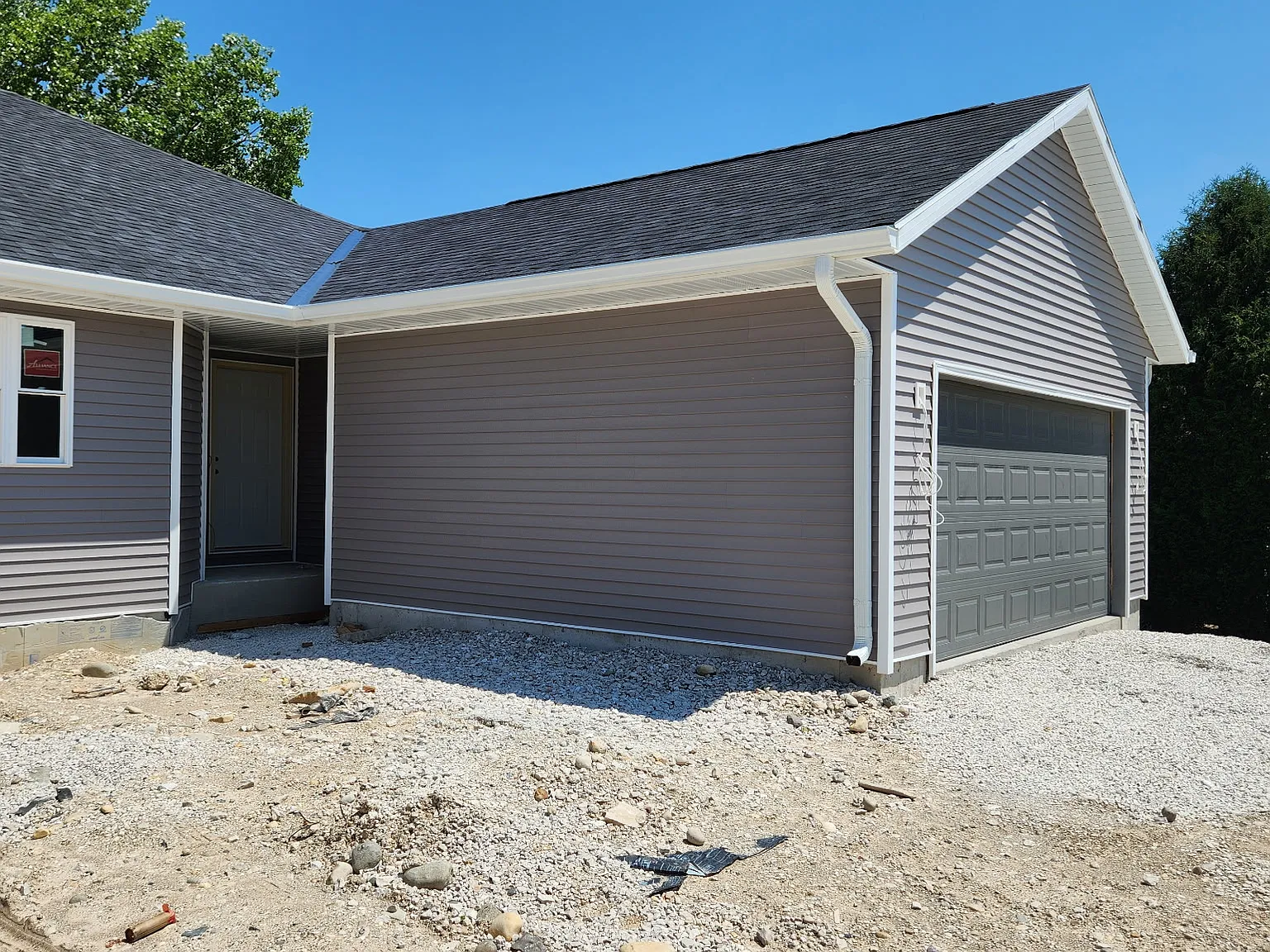 Hillwood Blvd, Pewaukee — Photo 2
