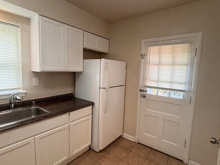 11203 Dodson Ln — Photo 14