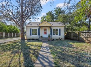 603 W 2nd St, Cleburne, TX 76033