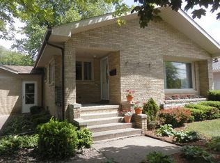 701 Borton Ave, Essexville, MI
