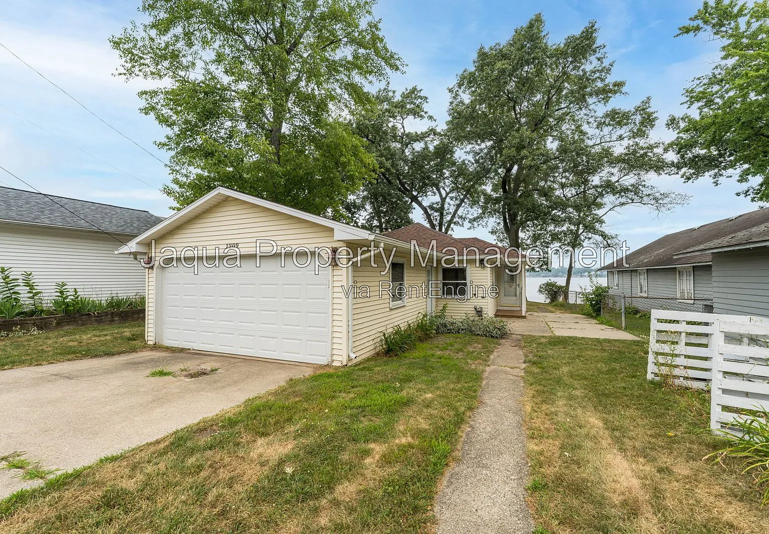 3 bed, 1.0 bath, $2,850 — Photo 2