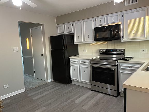 3rd image of 9464 Bay Colony Dr APT 3S
