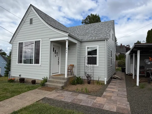 235 Columbia St, Cathlamet, WA 98612