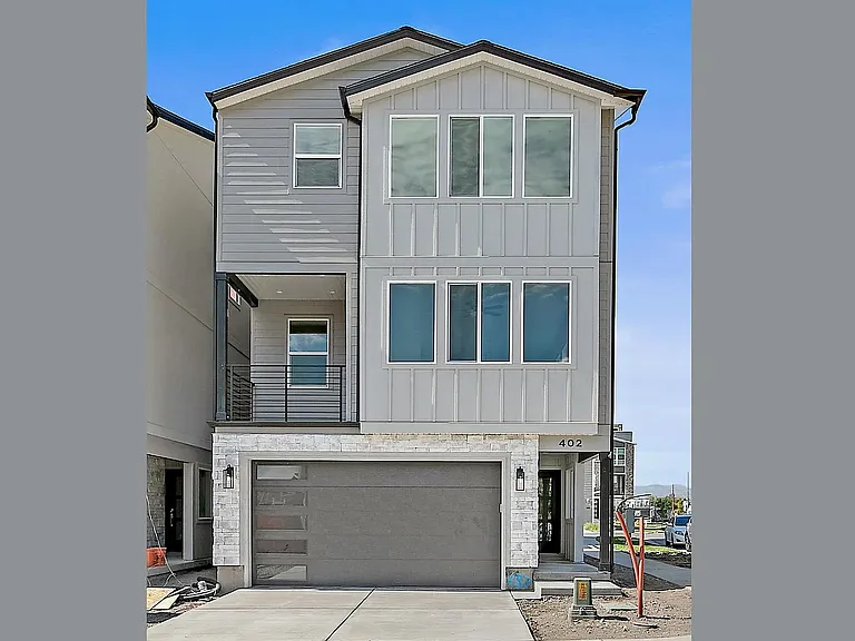 402 S 680 E — Photo 1