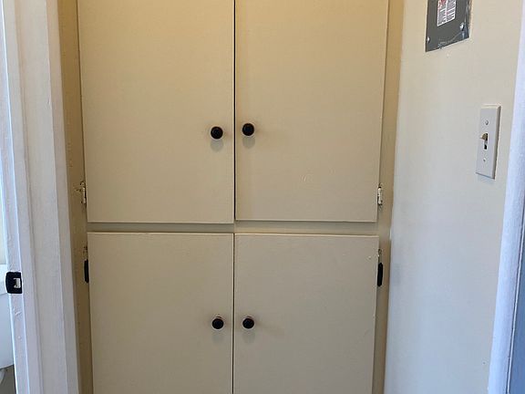 4th image of 9532 Flower St #17