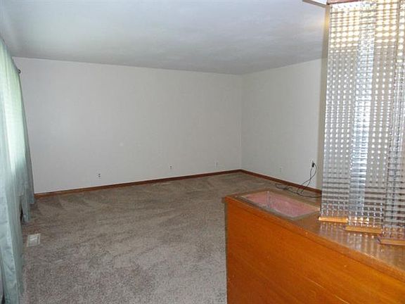4th image of 507 Lee St