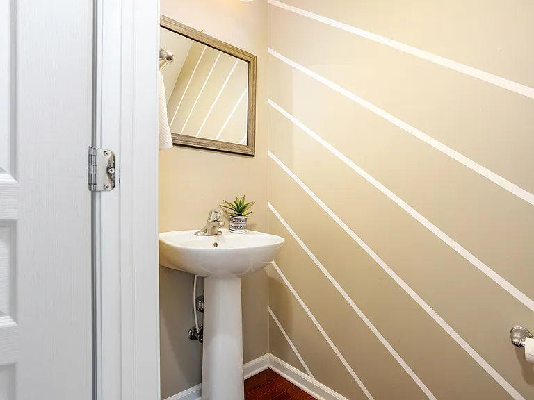 27844 Hopkins Dr — Photo 16
