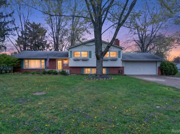 73666 Floral St, Armada, MI 48005