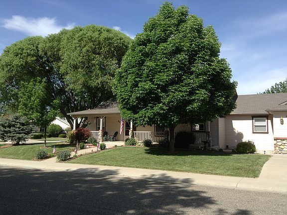 4th image of 681 E Moorland Cir