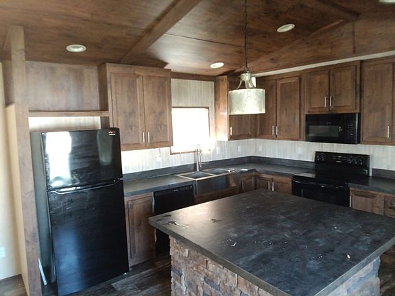 5th image of 533 Aspen Dr