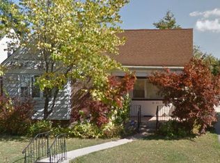 5321 203rd St, Oakland Gardens, NY 11364