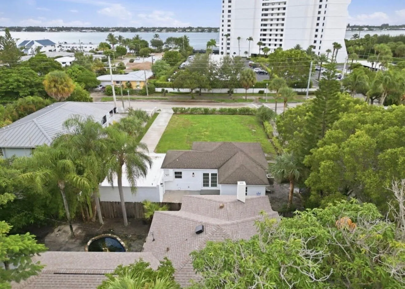 2 bed, 2.0 bath, 1458 sqft, $6,000 — Photo 2