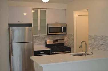 Rented by R New York