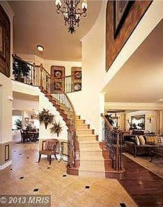 Columbia Entrance/Foyer