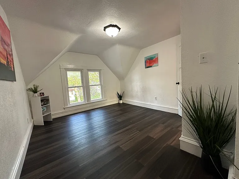 1027 Lincoln St — Photo 23