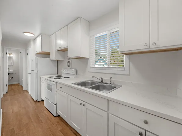 Welcome Home to Sandpoint Crest Apartments, 12000 Sand Point Way NE APT 2, Seattle, WA 98125