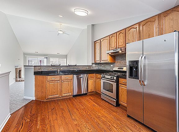 3rd image of 2961 Stockton Ct