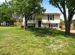 2209 Erik Ln, Pacific, MO 63069