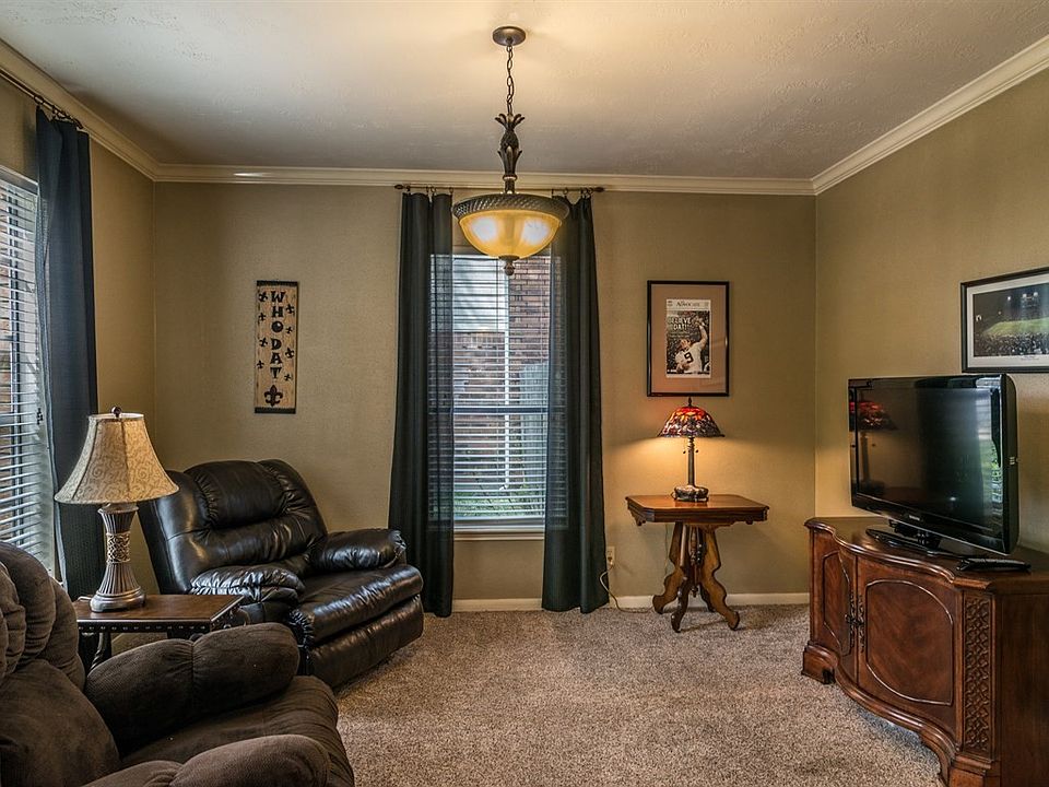 1st image of 505 Magnolia Cir