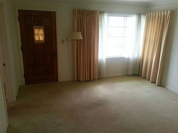 3rd image of 12159 N Rockland