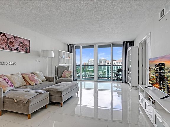 2nd image of 100 Bayview Dr APT 1931