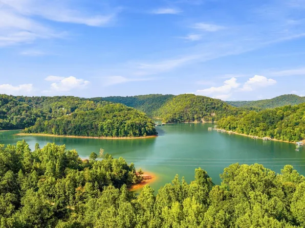154 White Oak Ln, Caryville, TN 37714