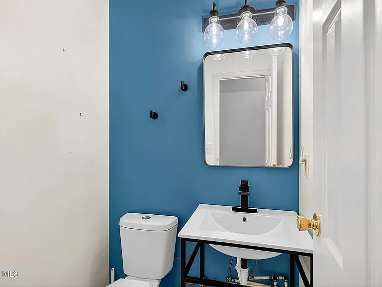 80 Crestwood Ter — Photo 3