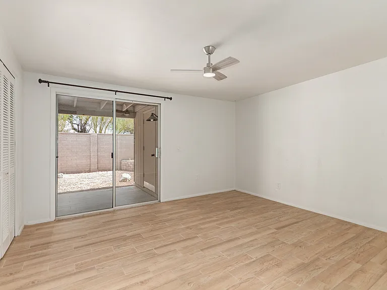 6 E Madrid Dr — Photo 15