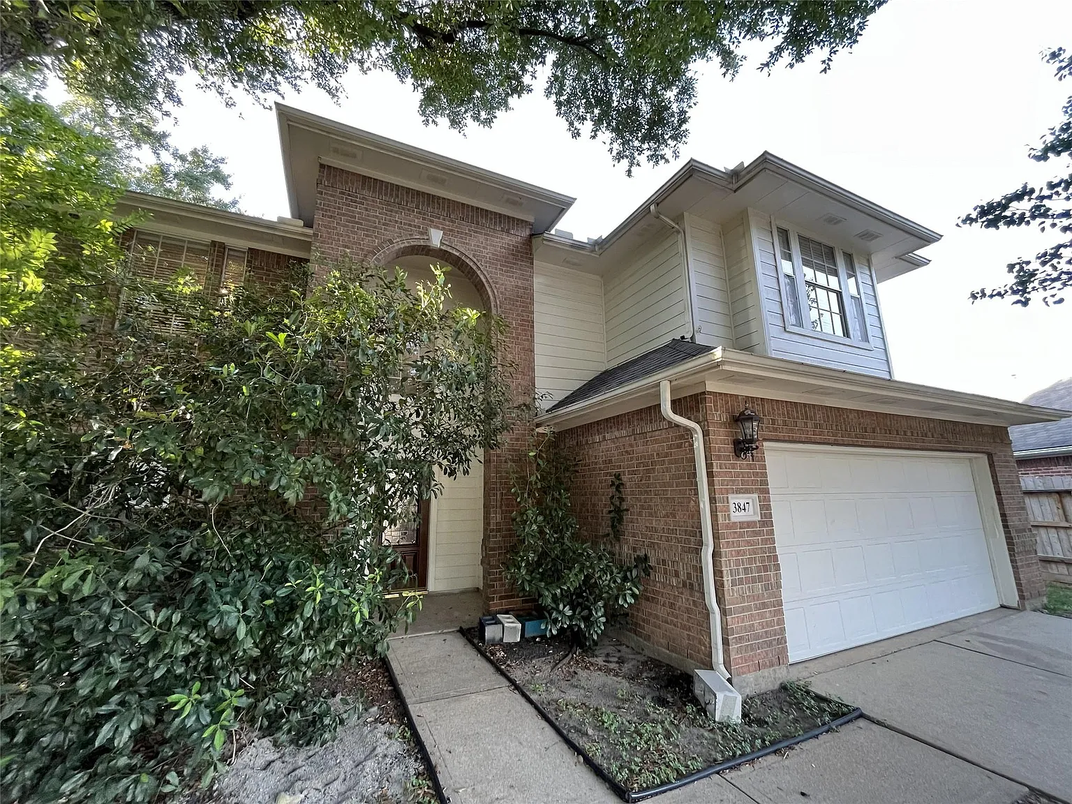 4 bed, 2.5 bath, 3028 sqft, $2,350 — Photo 3