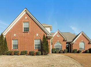 1034 Mossy Knoll Dr, Cordova, TN 38018
