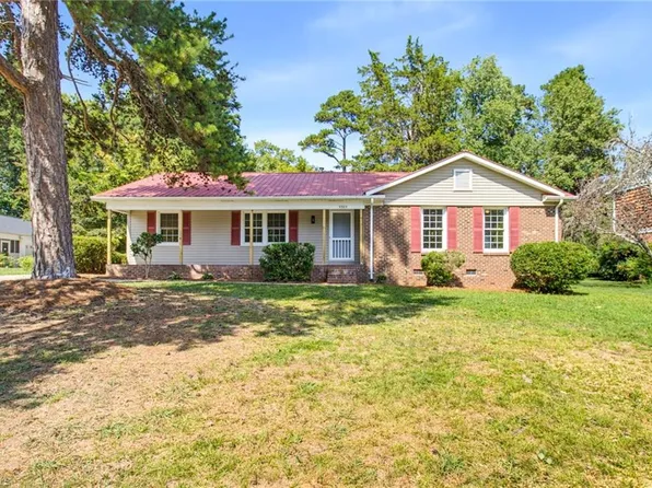 3325 Colony Dr, Jamestown, NC 27282