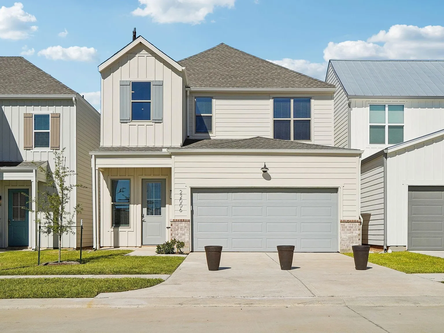 2 bed, 2.5 bath, 1635 sqft, $2,450 — Photo 1