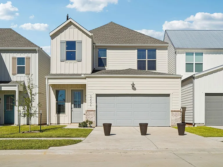 7318 Hadley Meadow Ln — Photo 1