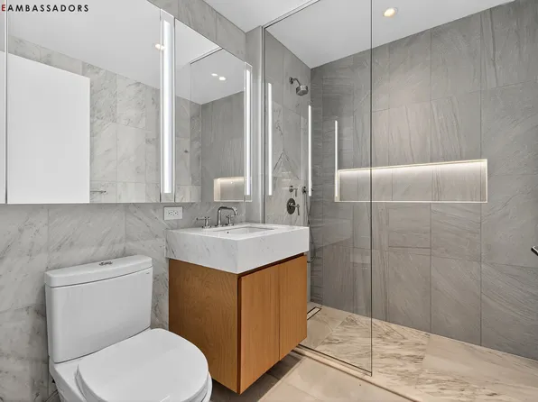 300 West 30th Street image 10 of 18