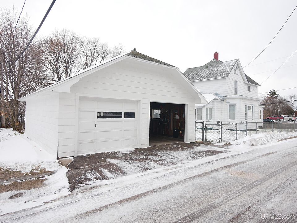 417 Mine St, Hancock, MI 49930 Zillow