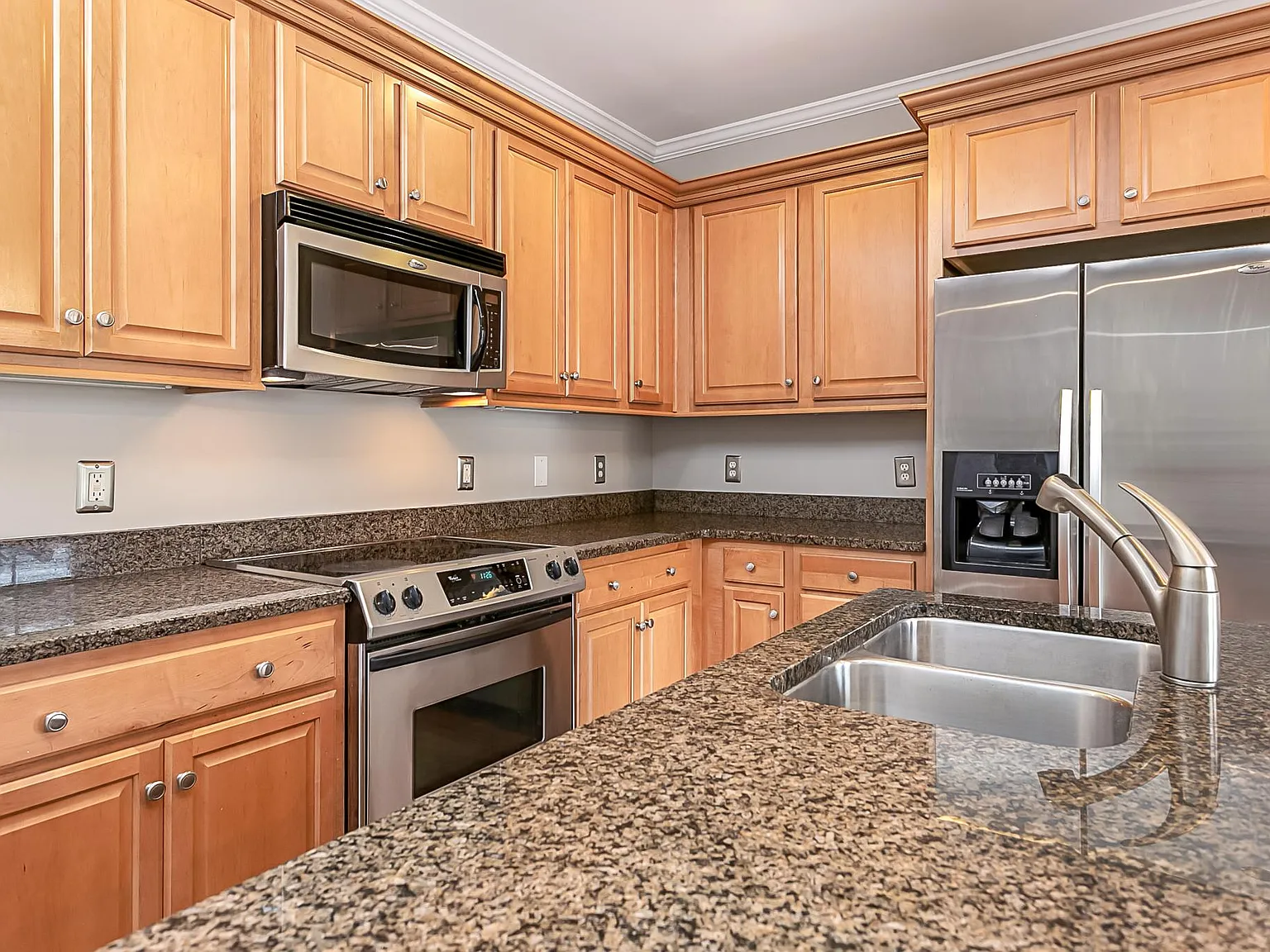 2 bed, 2.5 bath, 1441 sqft, $2,895 — Photo 2