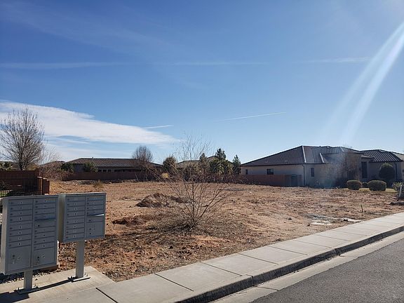 3rd image of 1620 N Fairway Dr #17