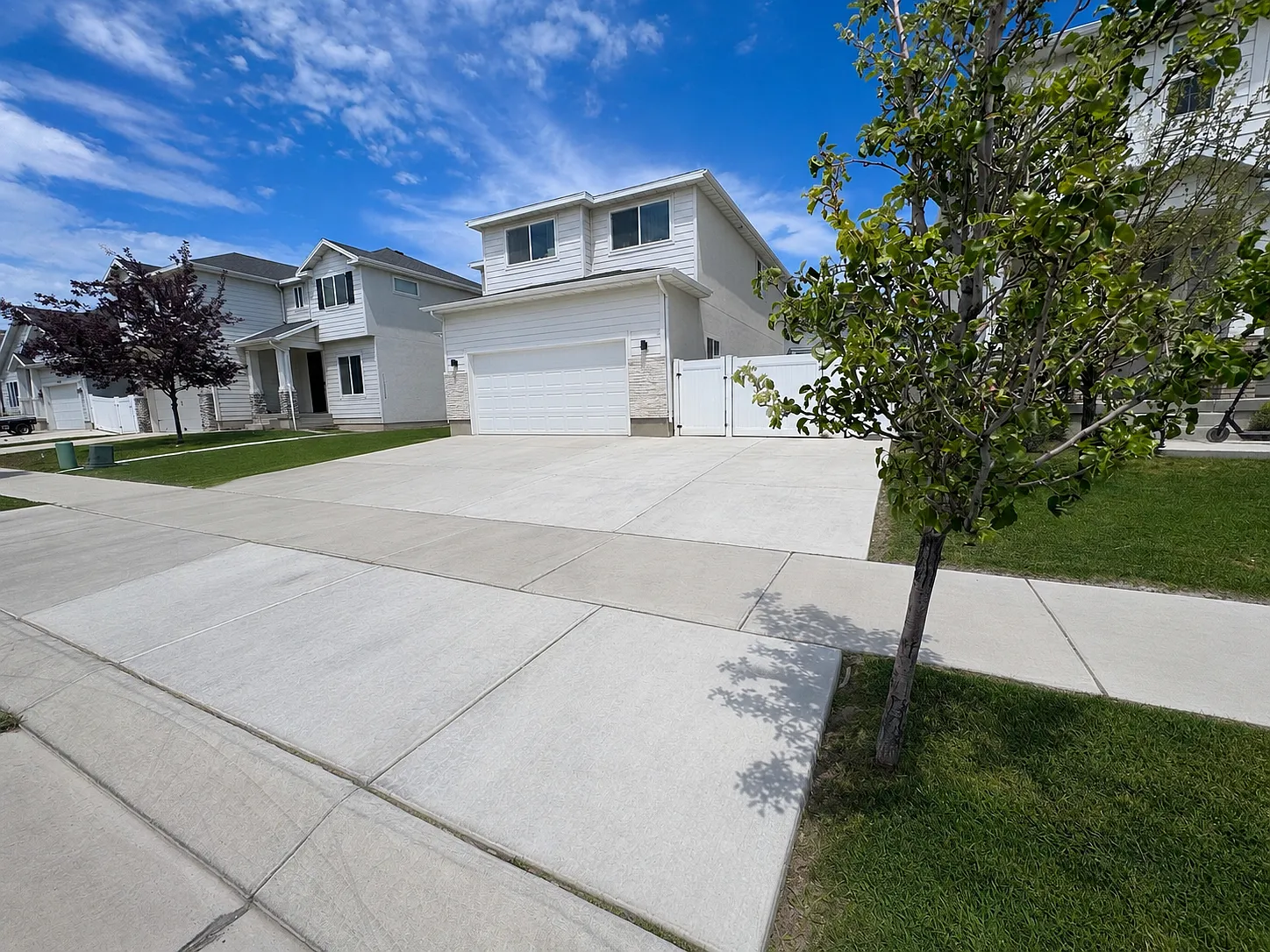 4 bed, 2.5 bath, 1886 sqft, $2,650 — Photo 2