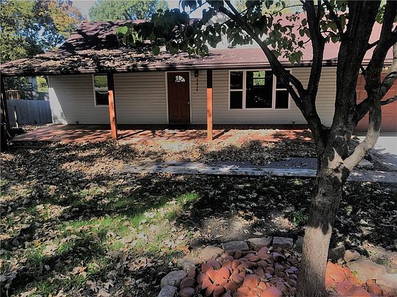 3rd image of 2414 NE 46th Ter