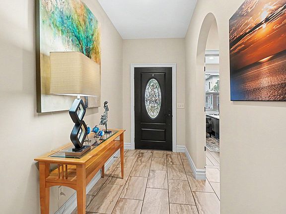 5th image of 223 Prospect St
