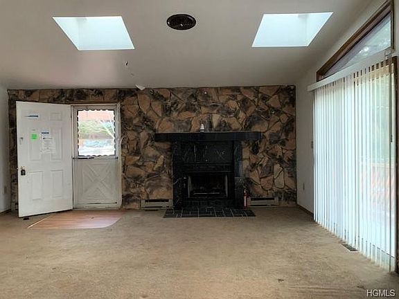 5th image of 98 Lake View Dr