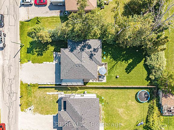 5th image of 36 Blue Jay Blvd