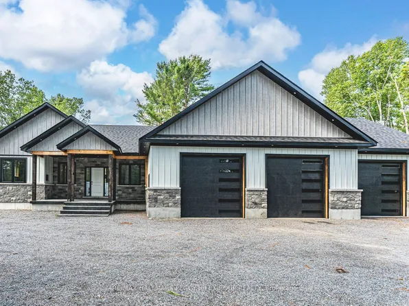 24 B Buck Hill Rd, Hastings Highlands, ON K0L 1C0
