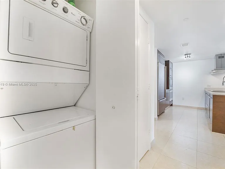495 Brickell Ave — Photo 8