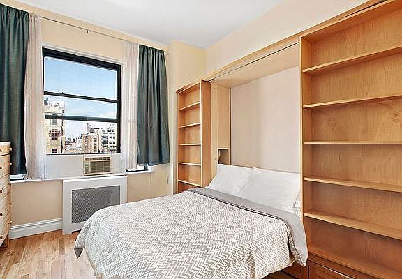 4th image of 140 W 69th St APT 96C